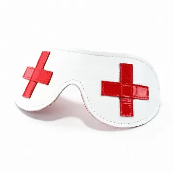 Белая маска для медсестрички с крестами